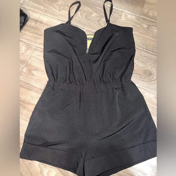 Marc New York Trendy Shorts Romper With Pockets Black Size 8 - Picture 1 of 10